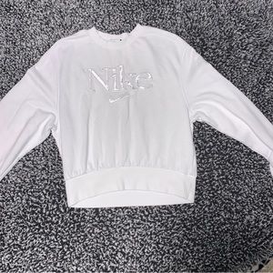 white nike womens sweater medium